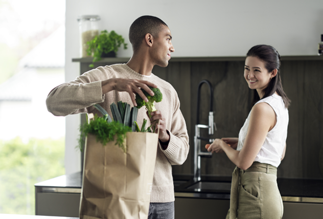 Logistics for Grocery Shopping of the Future