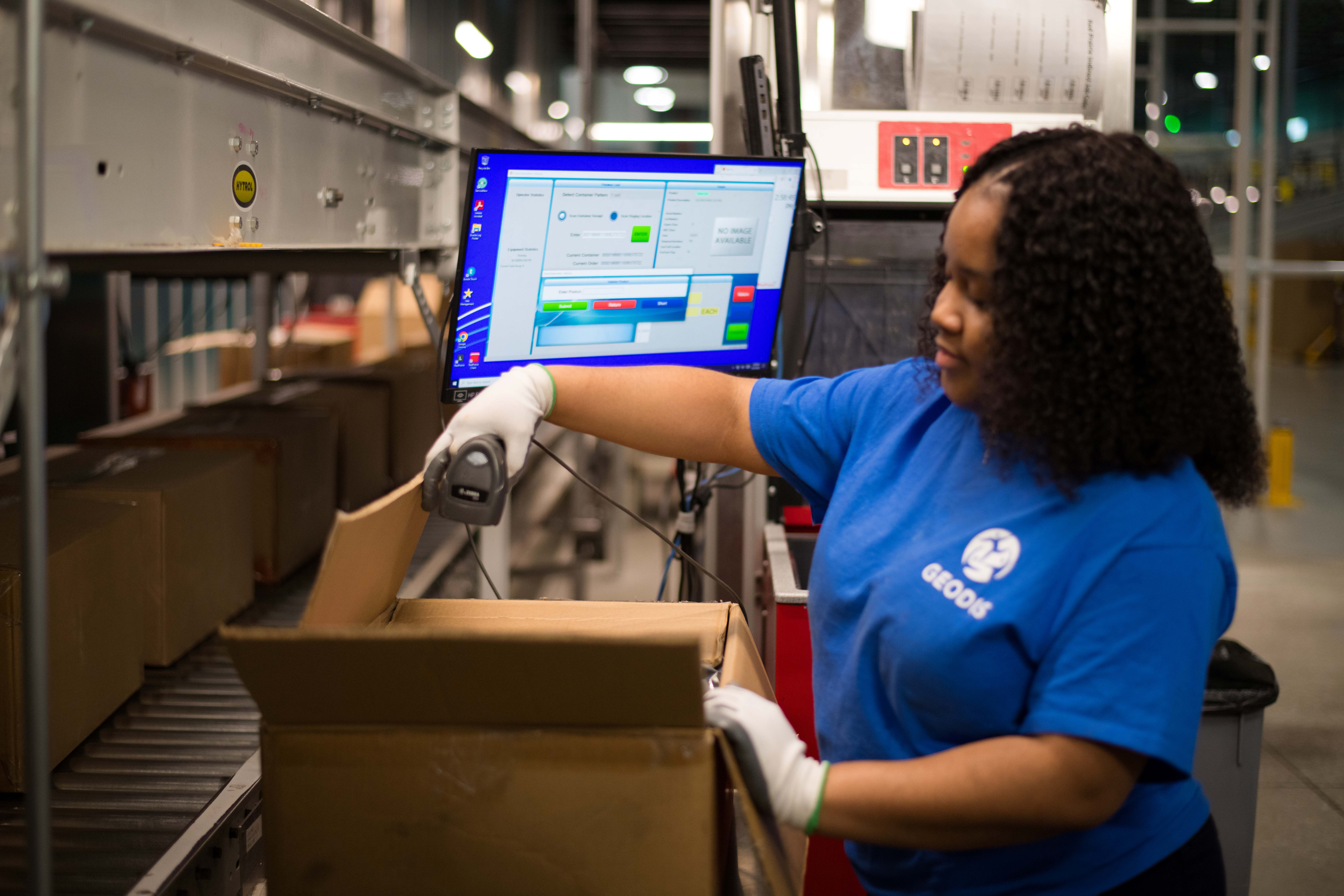 GEODIS Deploys High-Throughput AutoStore System for Maurices